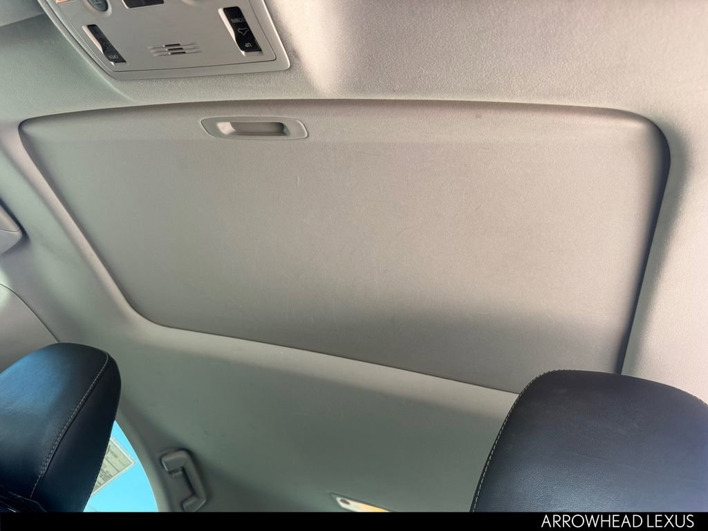 Used 2015 Lexus ES 300h w/ Navigation System Package image 26