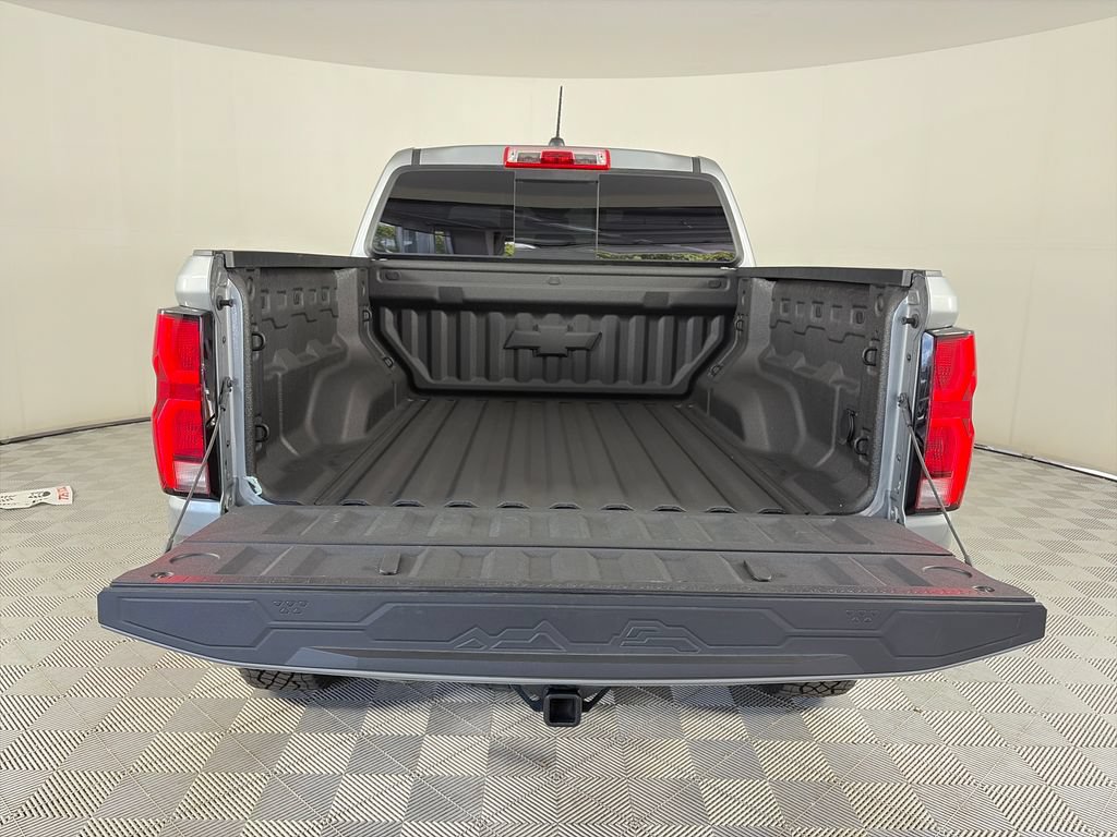 Used 2025 Chevrolet Colorado ZR2 w/ Technology Package AWD/4WD image 27