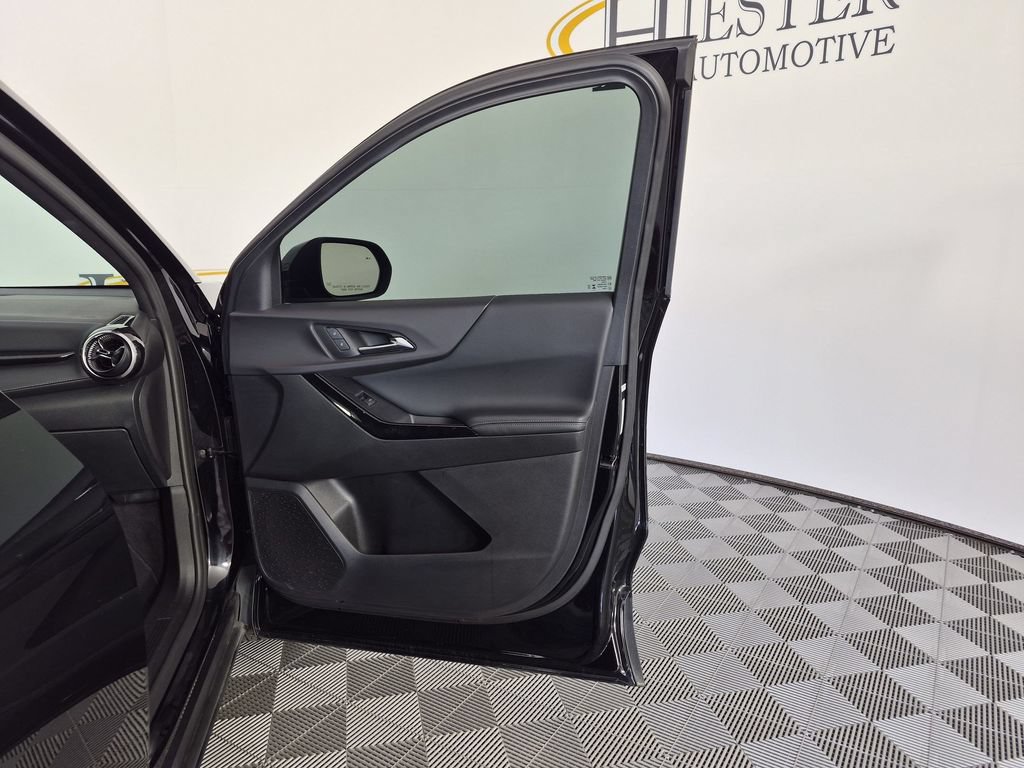 Certified 2025 Chevrolet Equinox LT FWD image 36