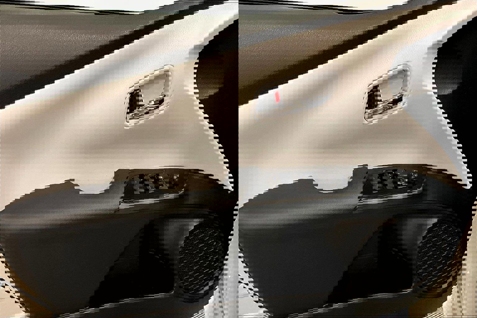 Used 2020 Toyota Prius LE image 20