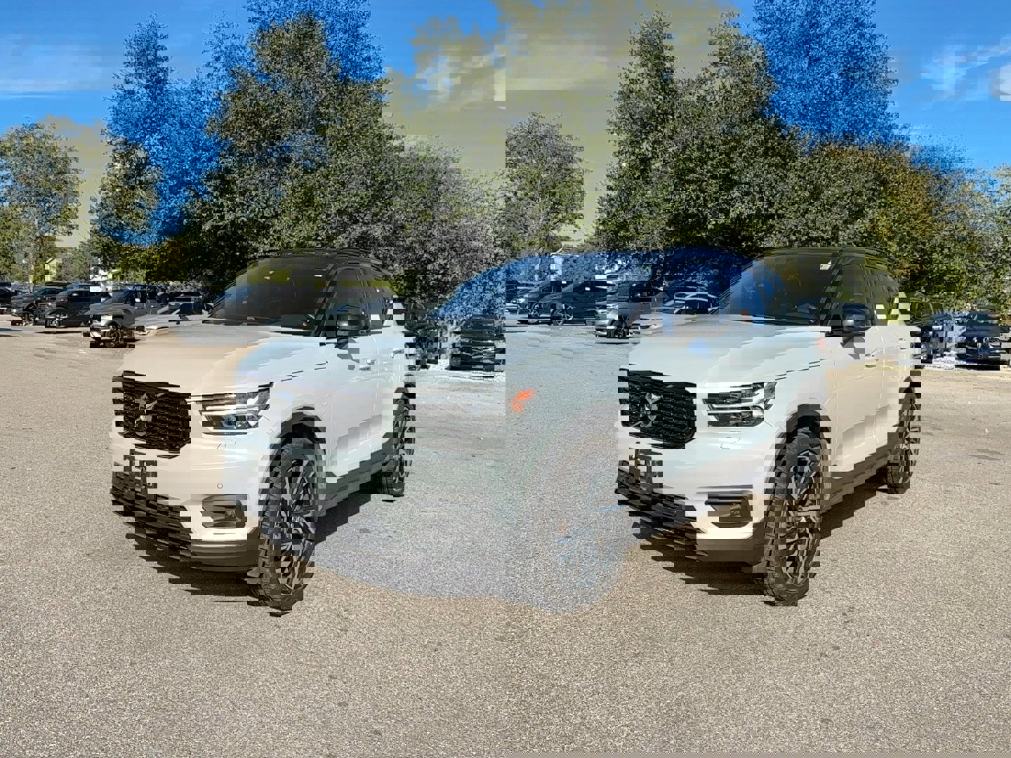 Used 2021 Volvo XC40 T5 R-Design w/ Protection Package Premier image 2