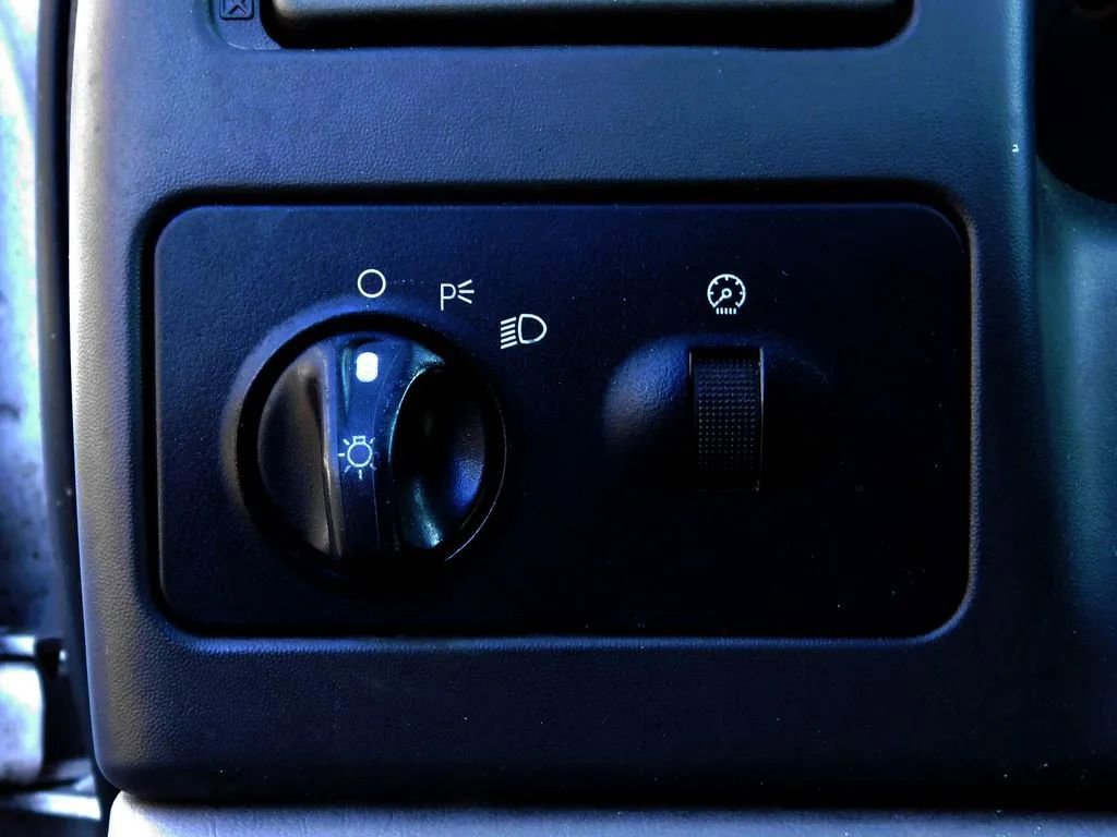 Used 2004 Ford F250 XL image 17