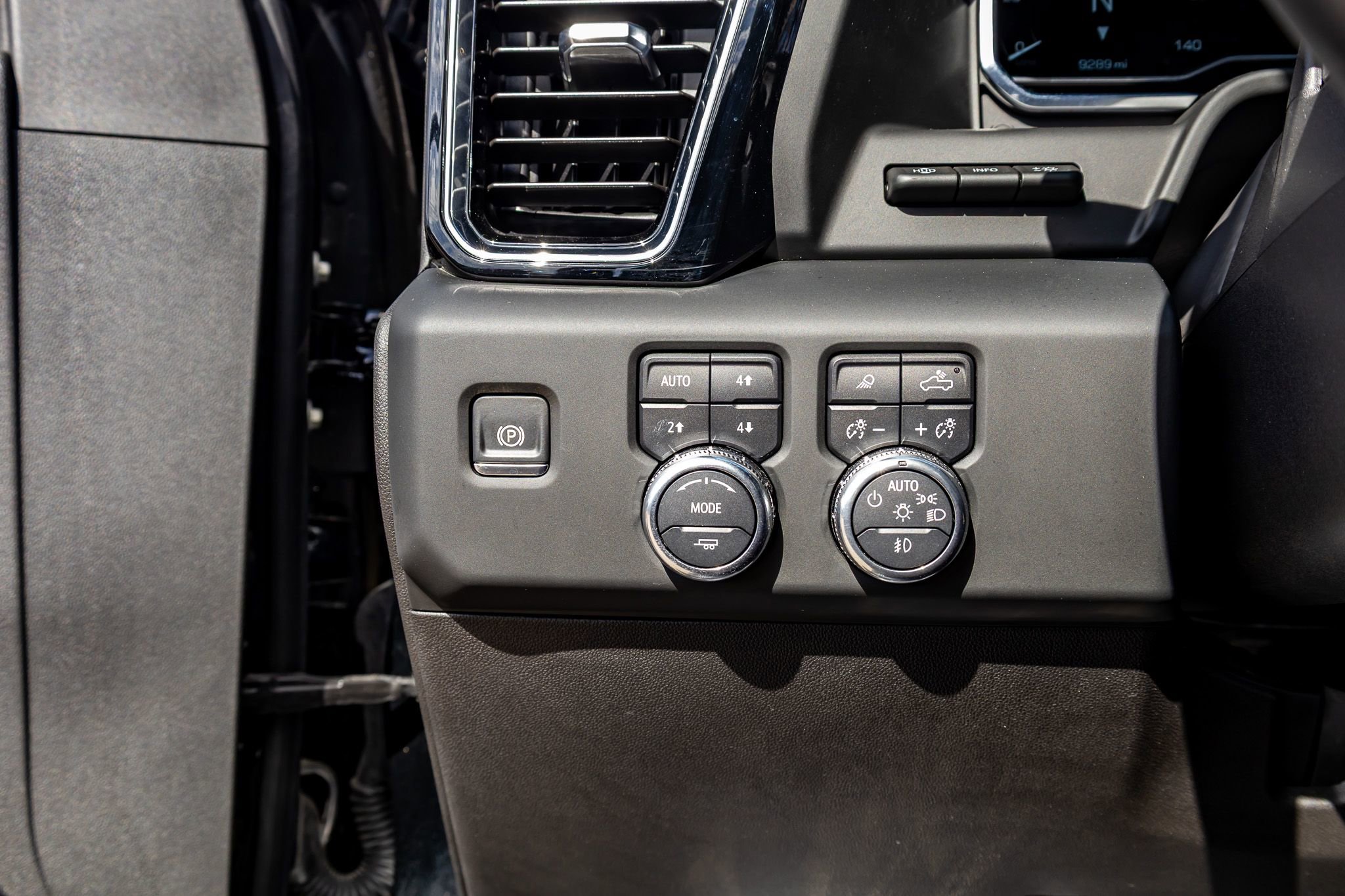 Used 2024 GMC Sierra 2500 Denali Ultimate w/ Max Trailering Package image 22