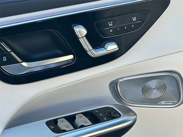 Used 2025 Mercedes-Benz GLC 350e 4MATIC image 14