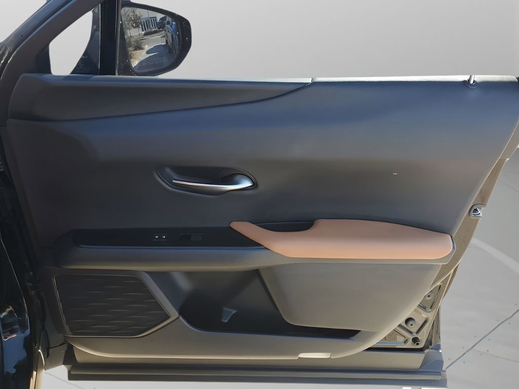 Used 2021 Lexus UX 250h AWD/4WD image 14