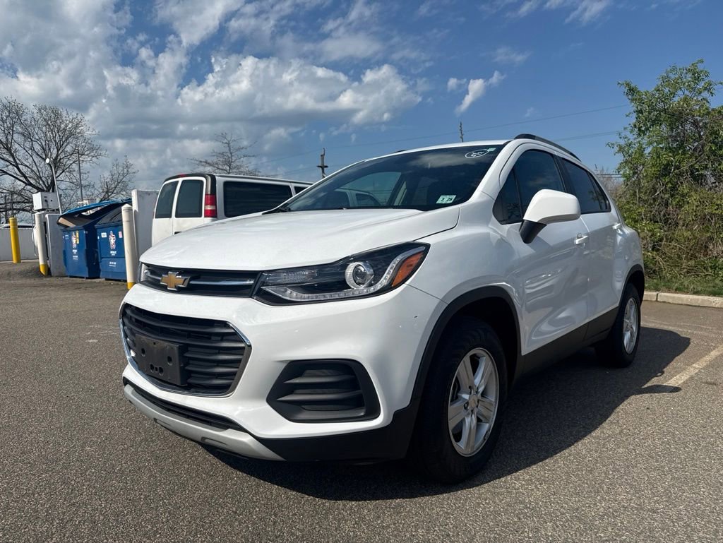 Used 2022 Chevrolet Trax LT w/ LT Convenience Package AWD/4WD image 4