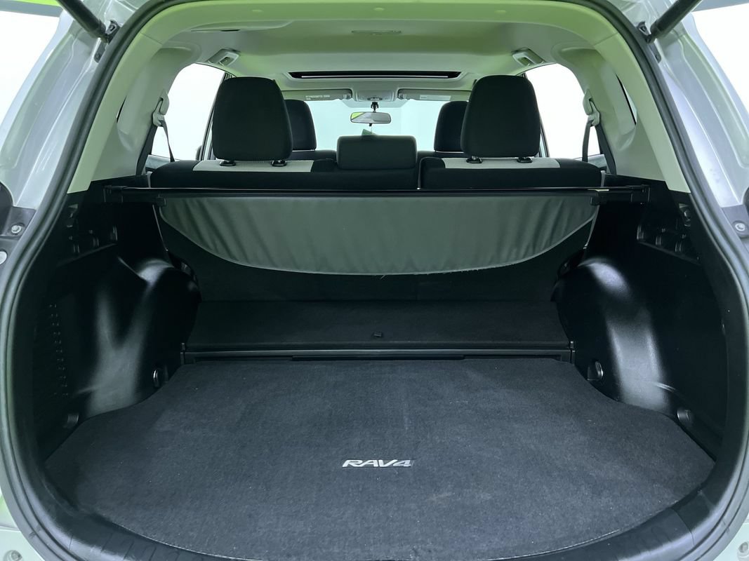 Used 2016 Toyota RAV4 XLE AWD/4WD image 28