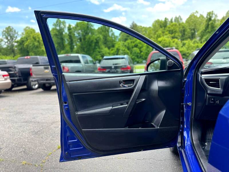 Used 2016 Toyota Corolla S Premium image 9