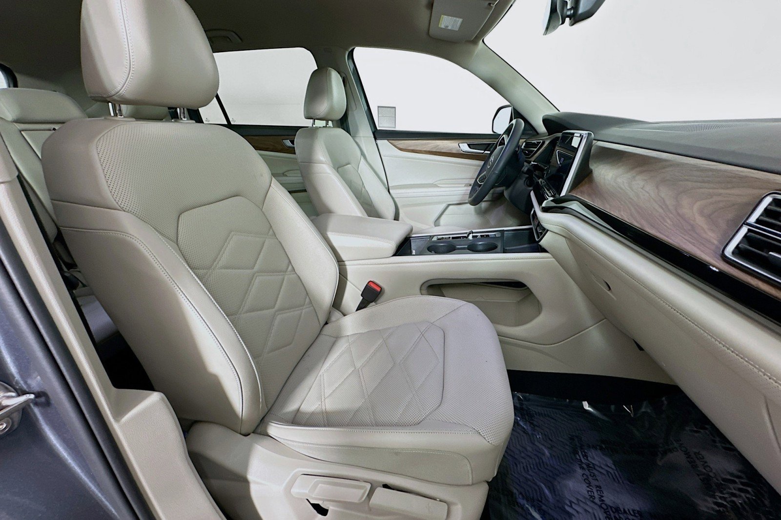 Used 2024 Volkswagen Atlas SE image 8