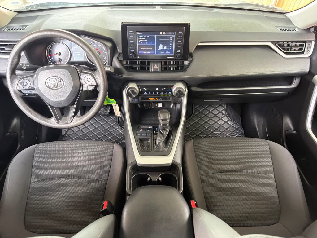 Used 2021 Toyota RAV4 LE image 20