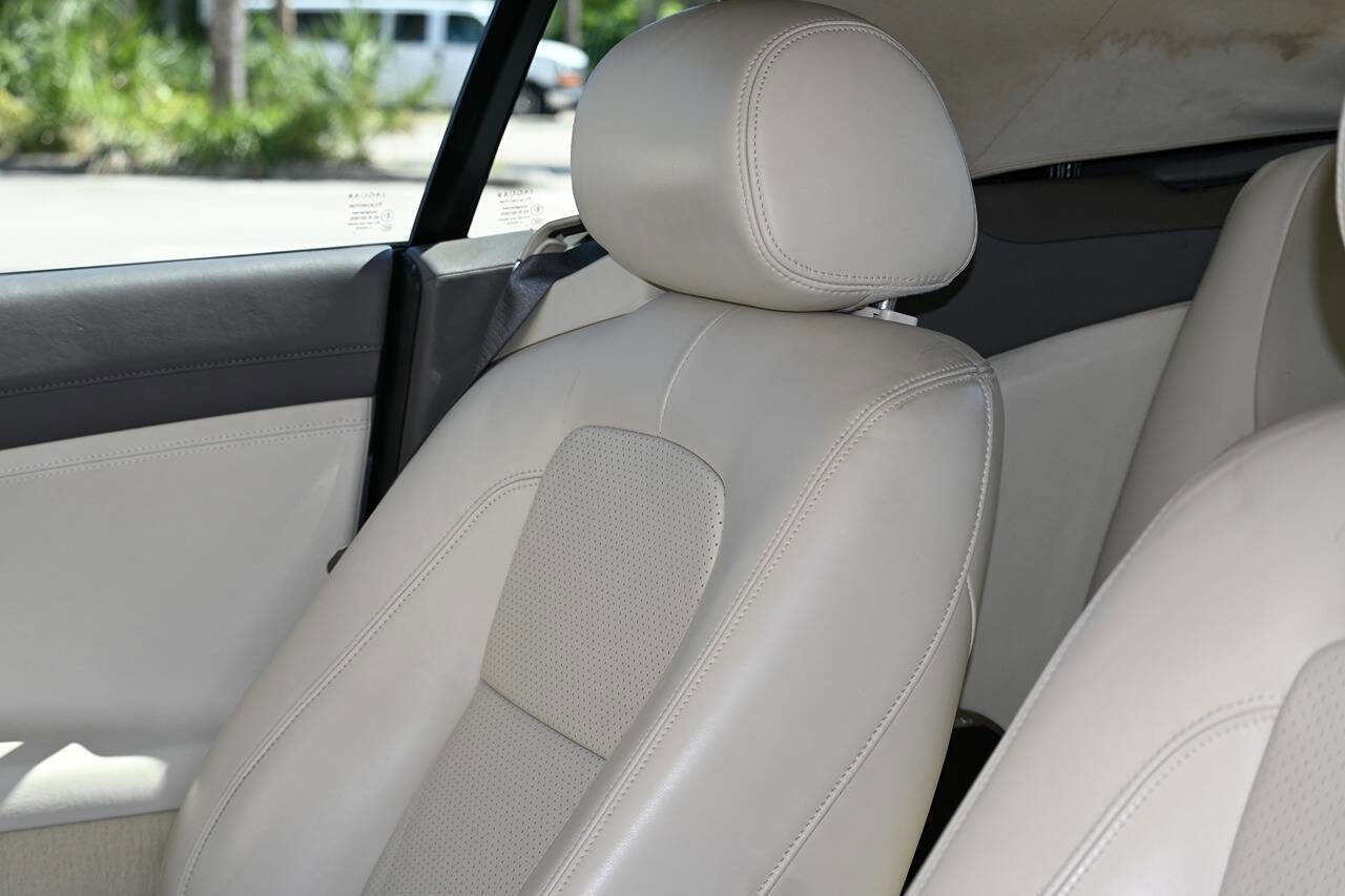 Used 2010 Jaguar XK Convertible image 15