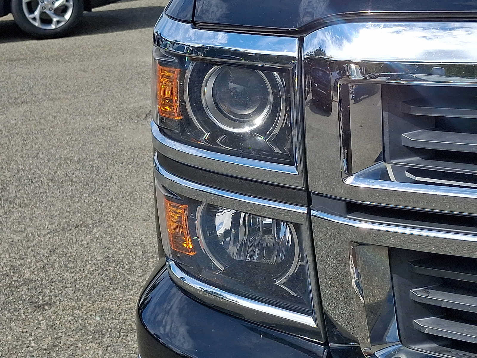 Used 2014 Chevrolet Silverado 1500 LTZ Z71 w/ LTZ Plus Package AWD/4WD image 9