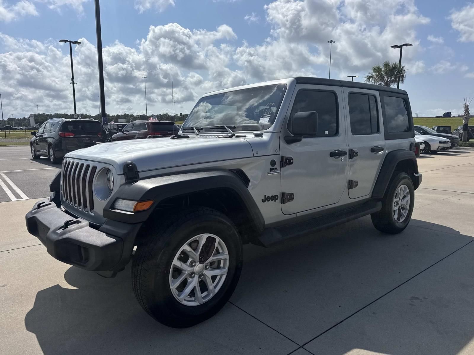 Used 2023 Jeep Wrangler Unlimited Sport AWD/4WD image 3