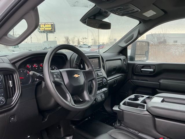 Used 2024 Chevrolet Silverado 3500 W/T image 18