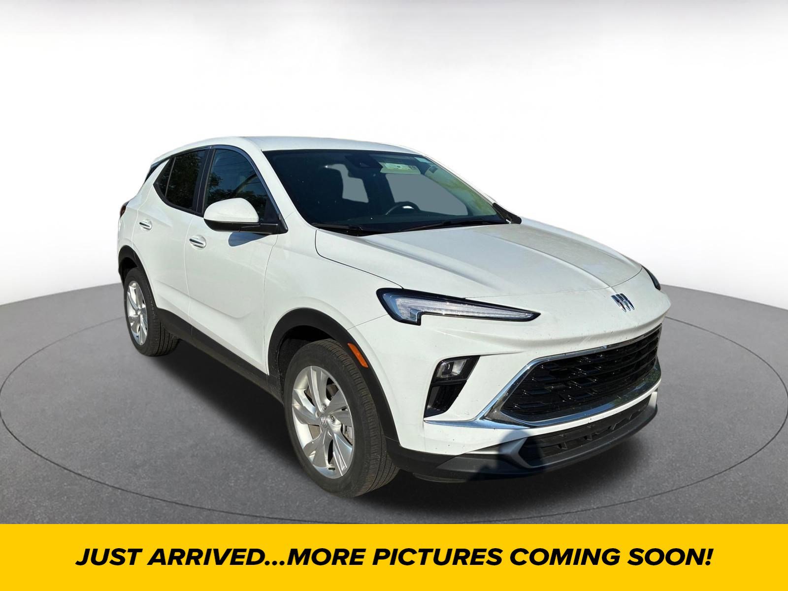 Used 2025 Buick Encore GX Preferred FWD image 1