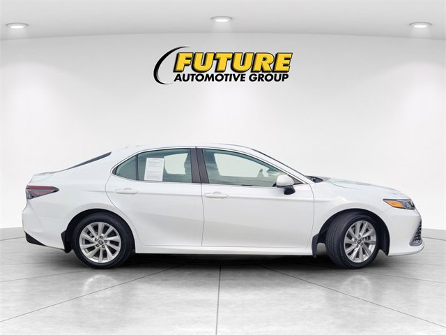 Used 2023 Toyota Camry LE image 3