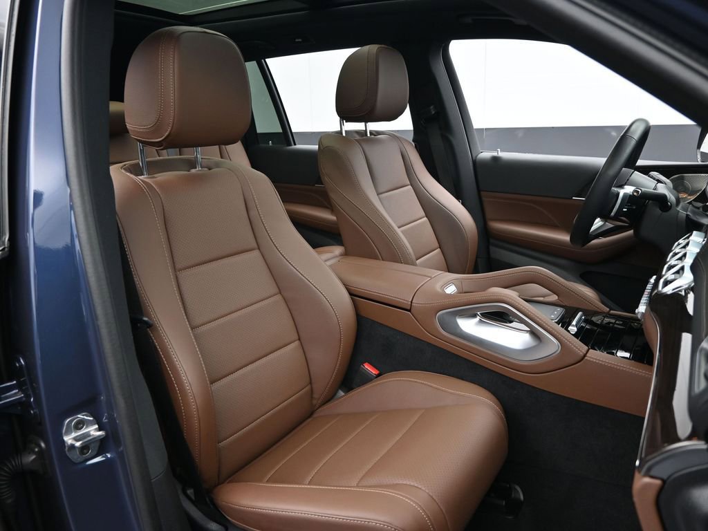 Used 2025 Mercedes-Benz GLS 450 4MATIC image 33