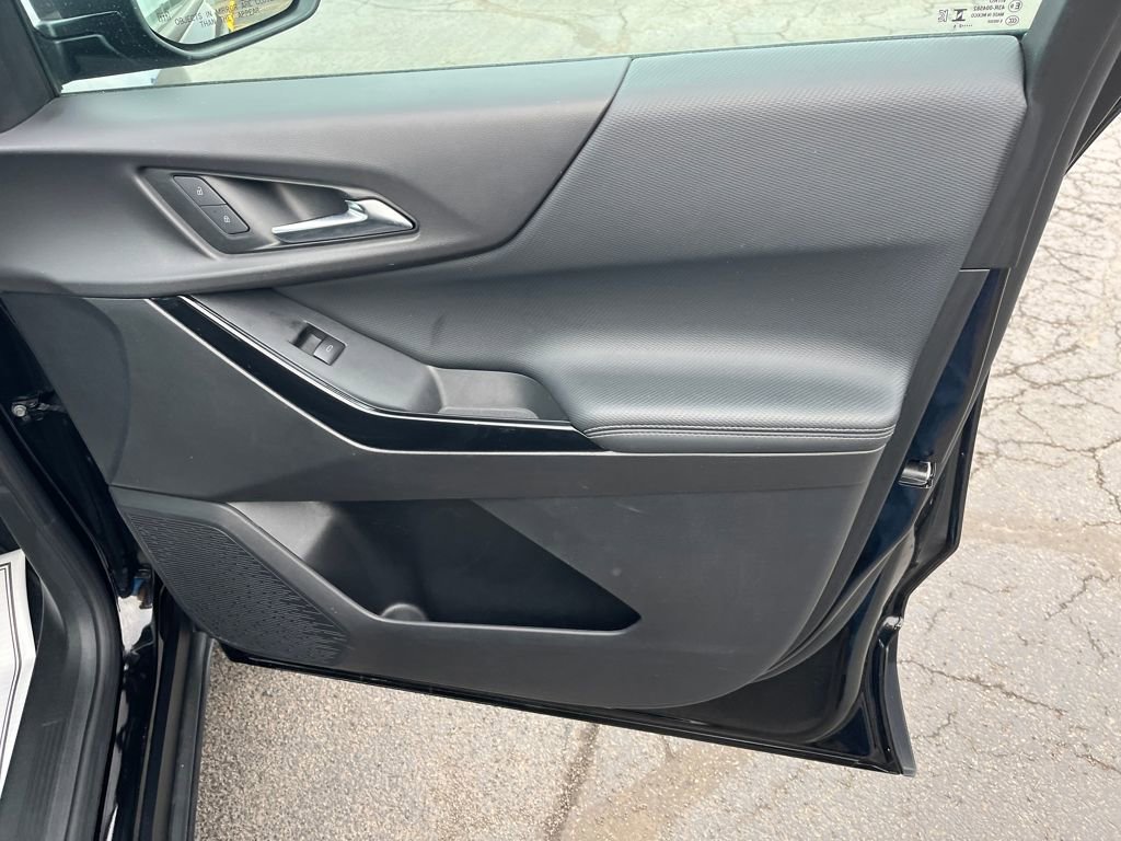 Used 2025 Chevrolet Equinox LT image 28