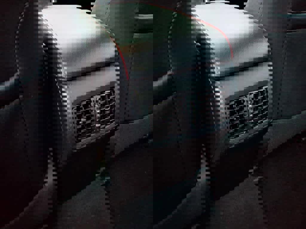 Used 2017 Toyota Camry LE image 10