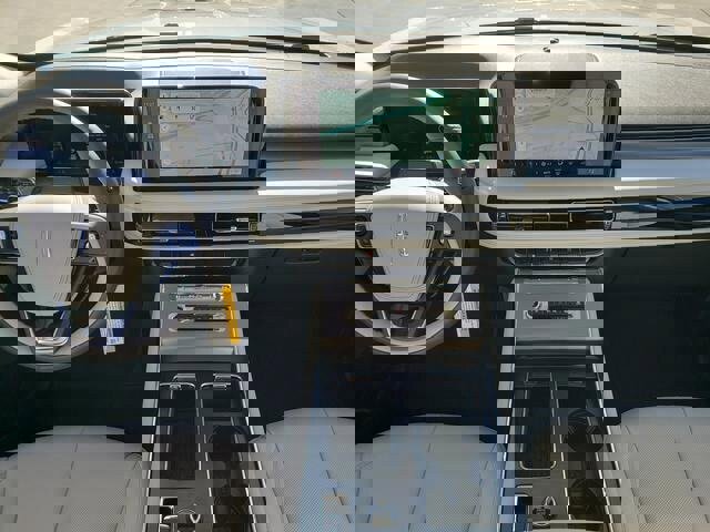 New 2026 Lincoln Aviator AWD image 17