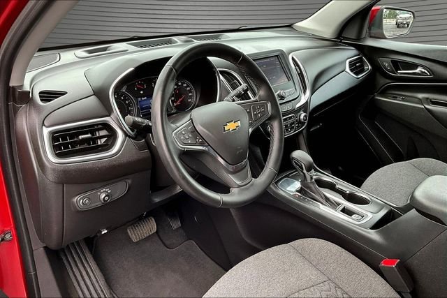 Used 2024 Chevrolet Equinox LT FWD image 16