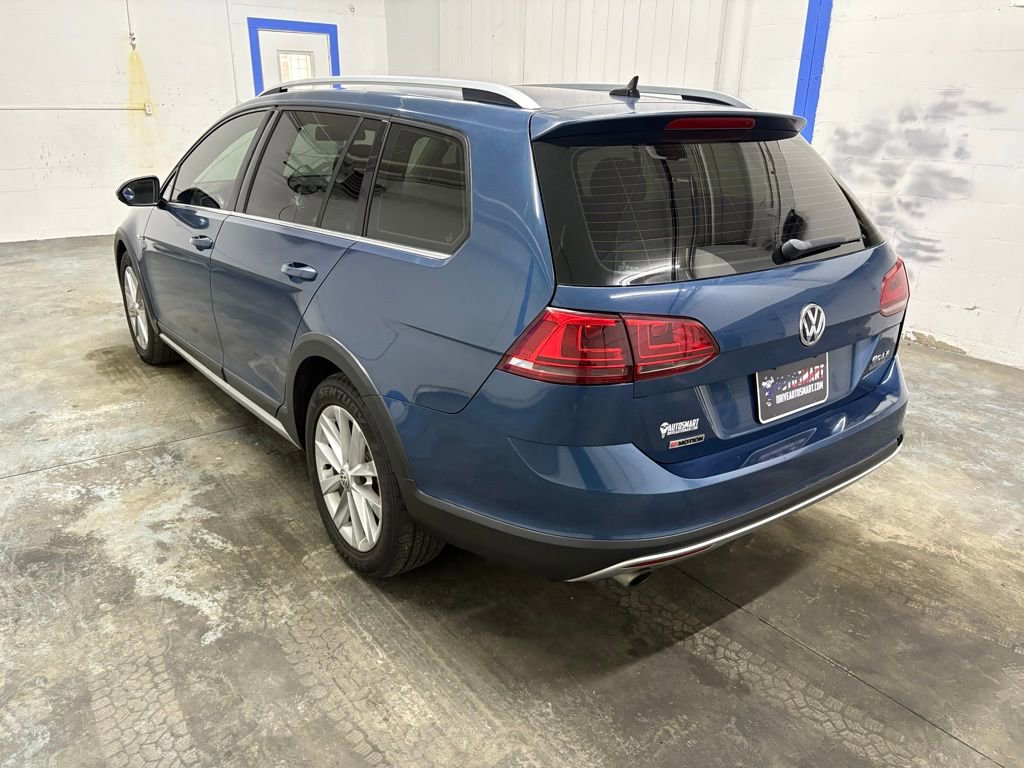 Used 2017 Volkswagen Golf Alltrack SE image 5