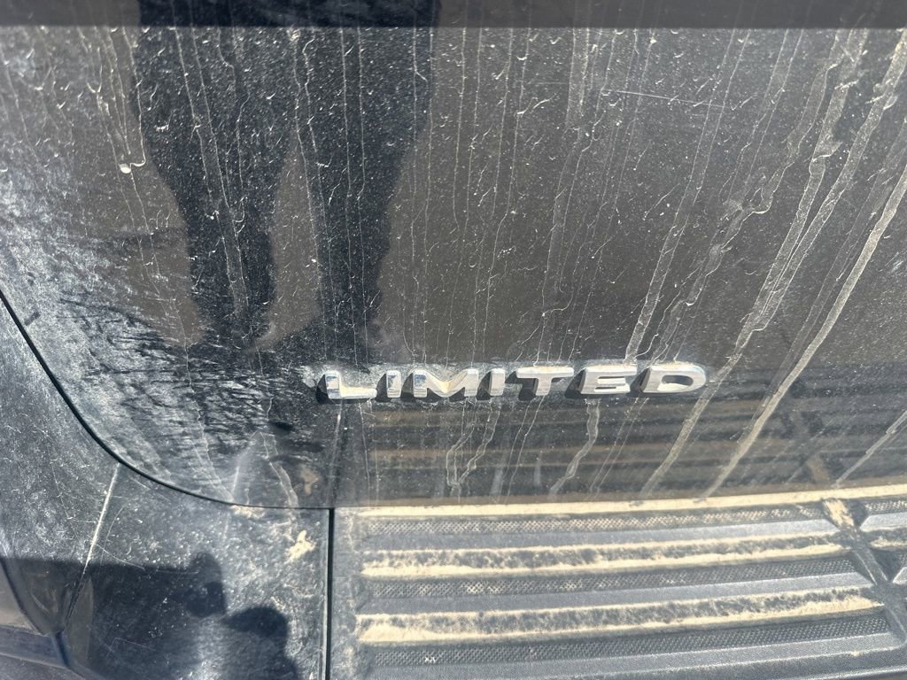 Used 2017 Ford Expedition EL Limited w/ Limited Appearance Package AWD/4WD image 8