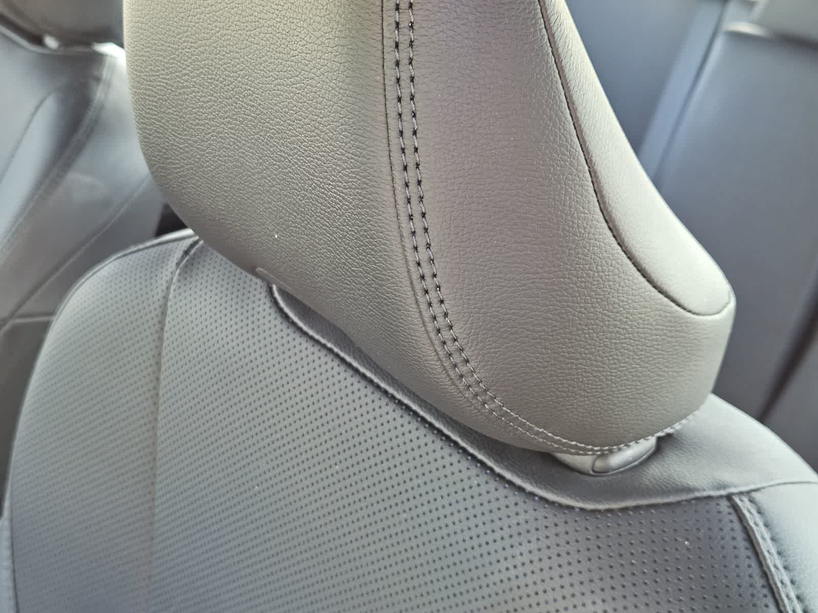 Used 2025 Toyota Camry XSE FWD image 13