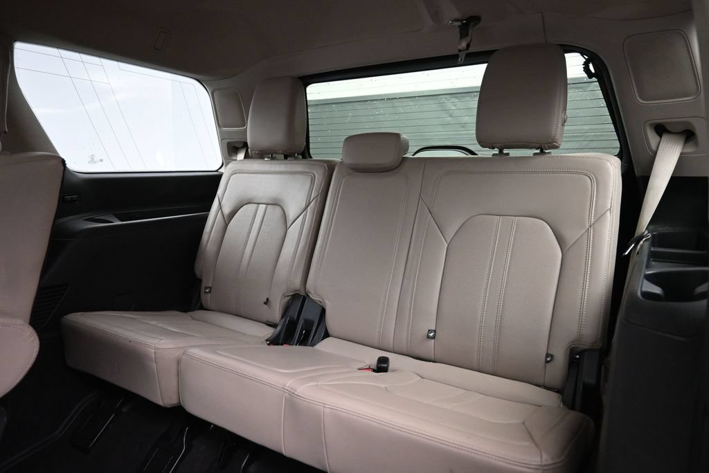 Used 2024 Ford Expedition Limited AWD/4WD image 28