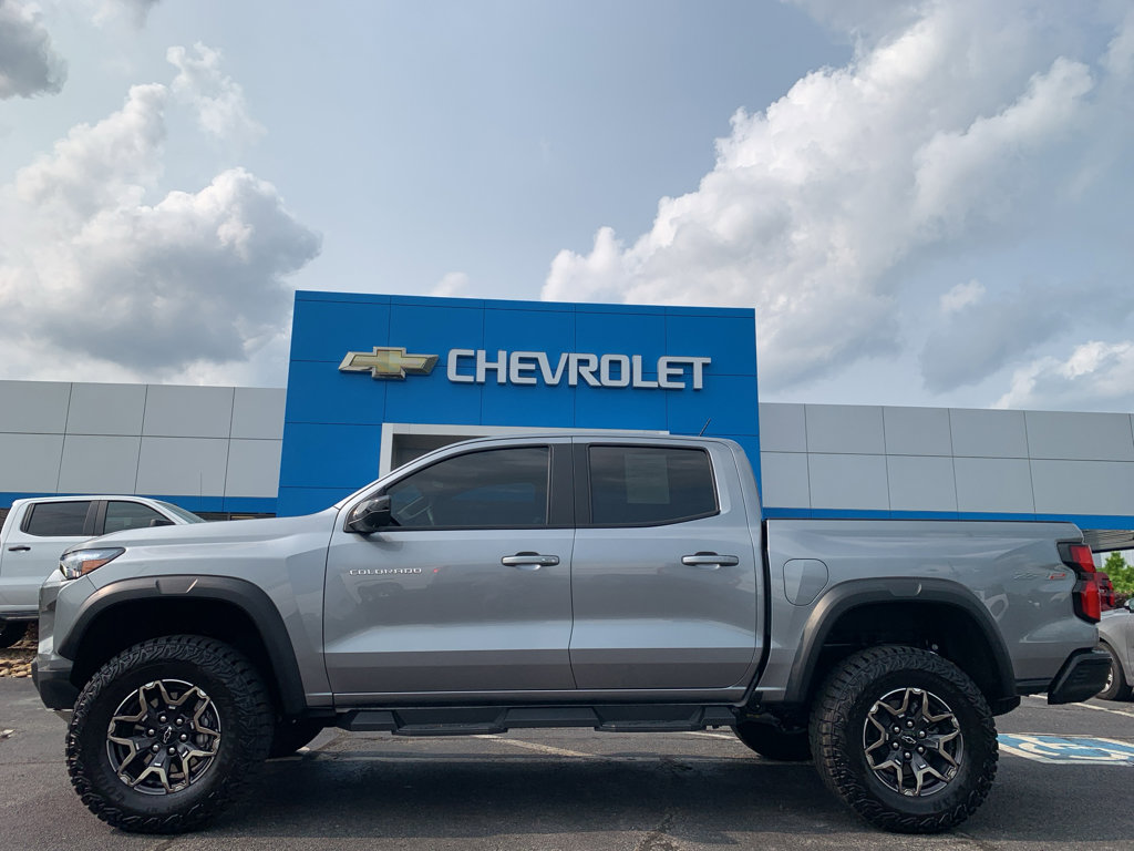 Used 2025 Chevrolet Colorado ZR2 w/ Technology Package