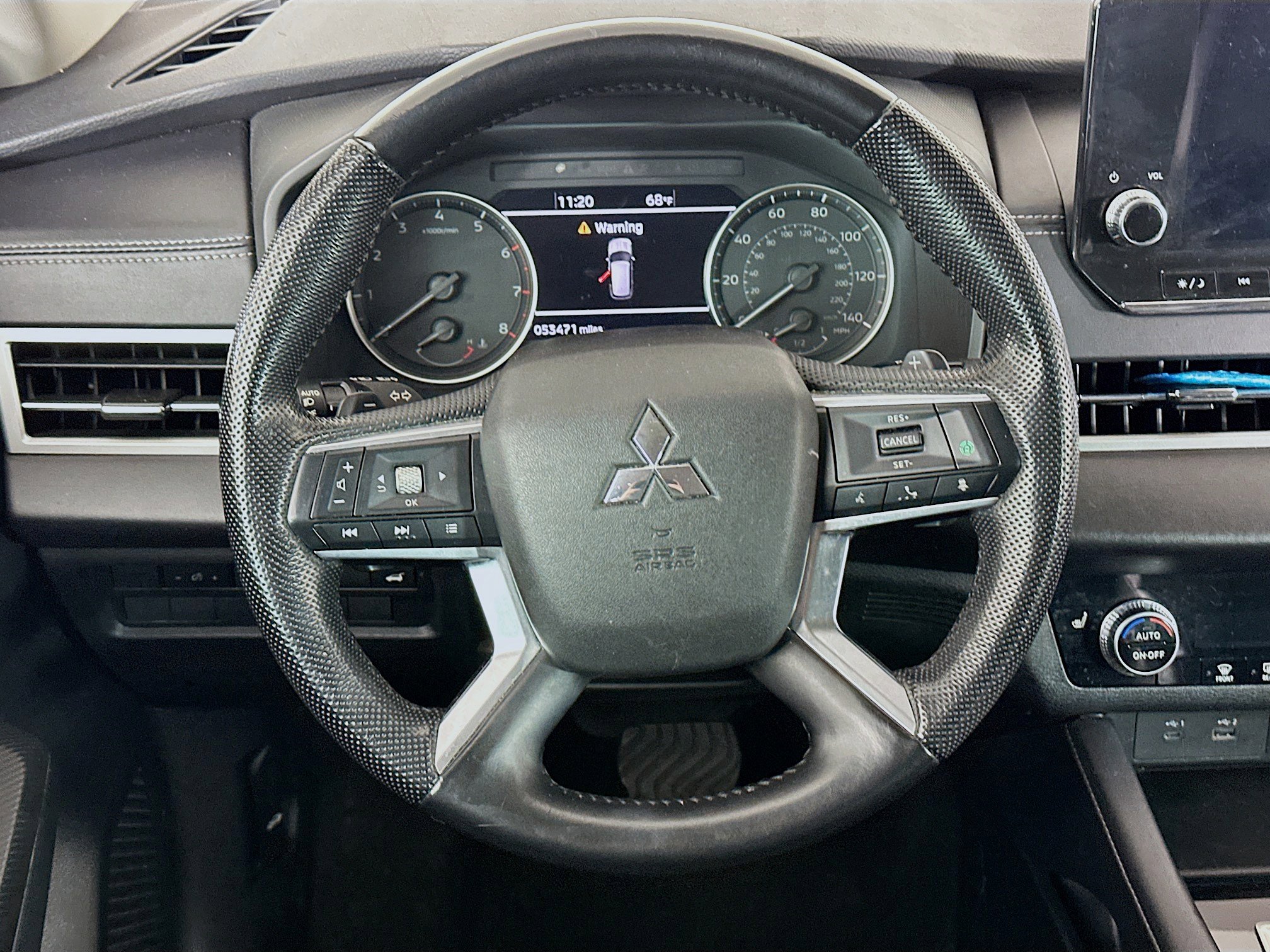 Used 2023 Mitsubishi Outlander SE image 18