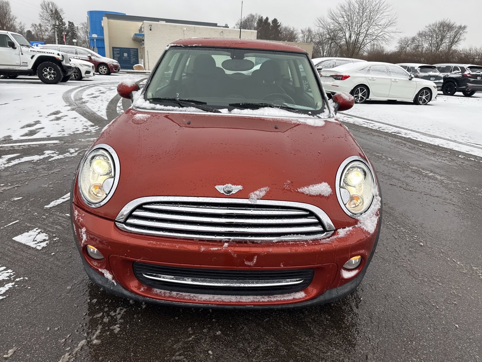 Used 2011 MINI Cooper Hardtop image 2