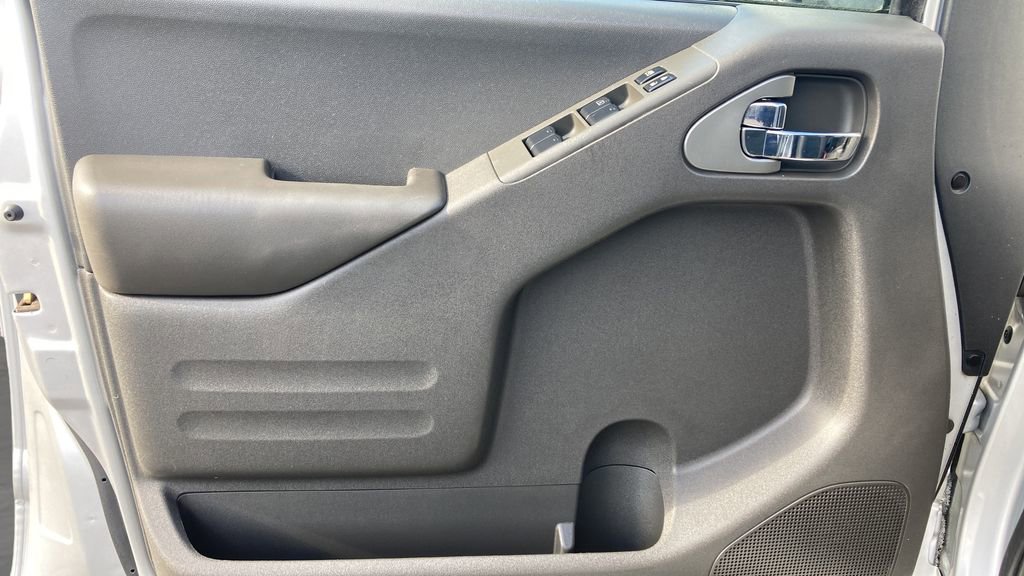 Used 2017 Nissan Frontier PRO-4X image 10