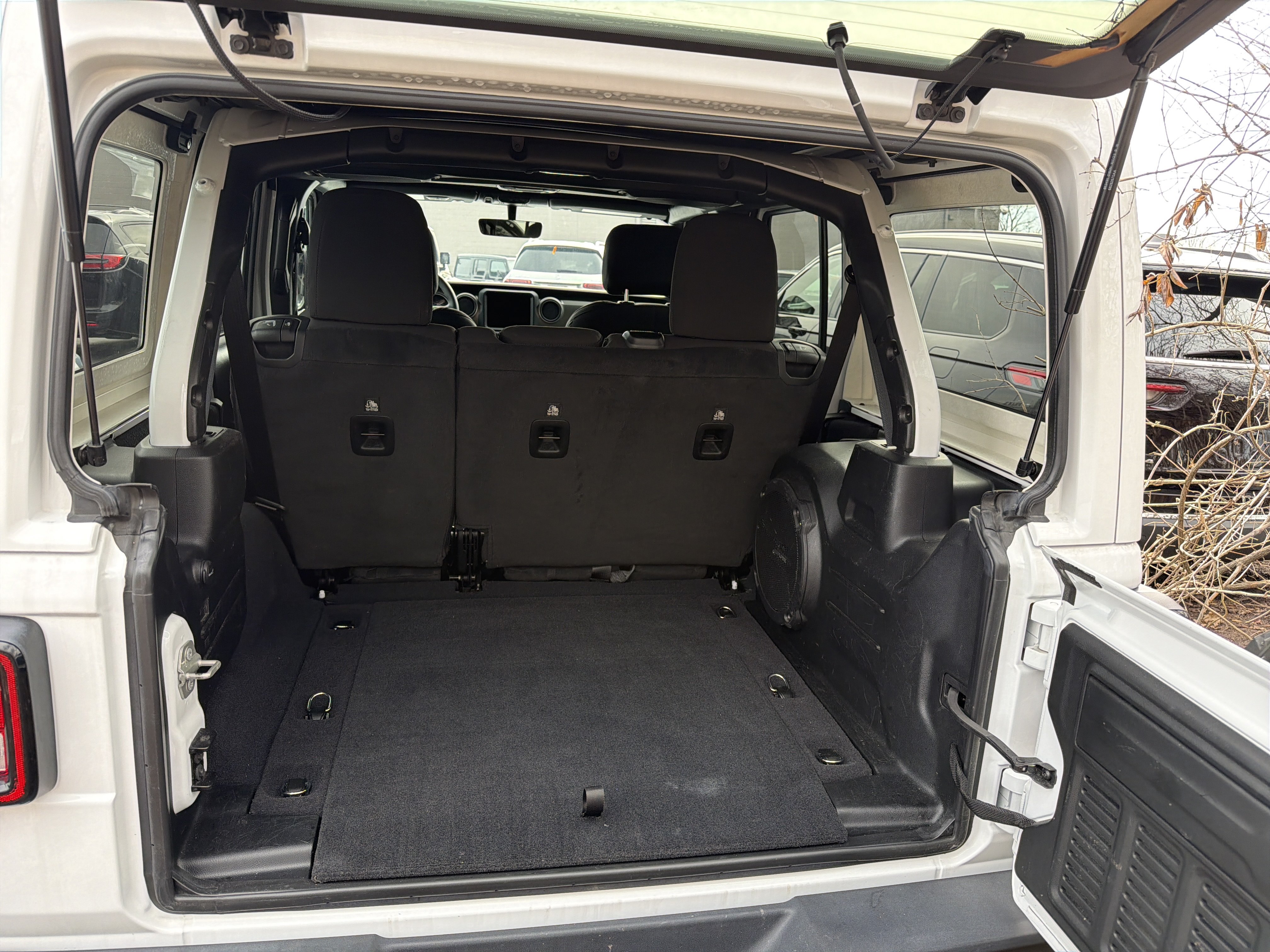 Used 2023 Jeep Wrangler Unlimited Willys AWD/4WD image 6