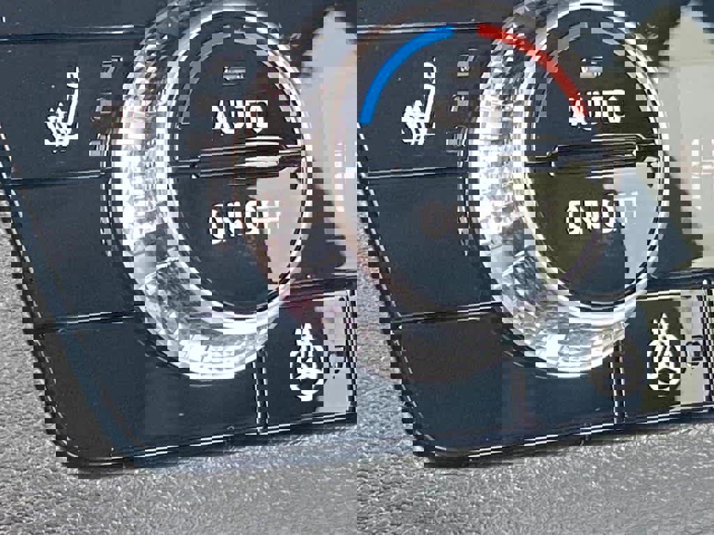 New 2025 Mitsubishi Outlander SEL image 11