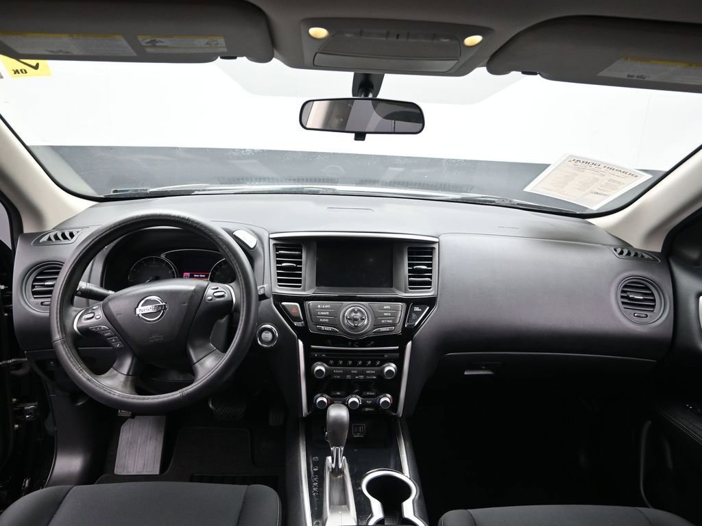 Used 2019 Nissan Pathfinder S image 19
