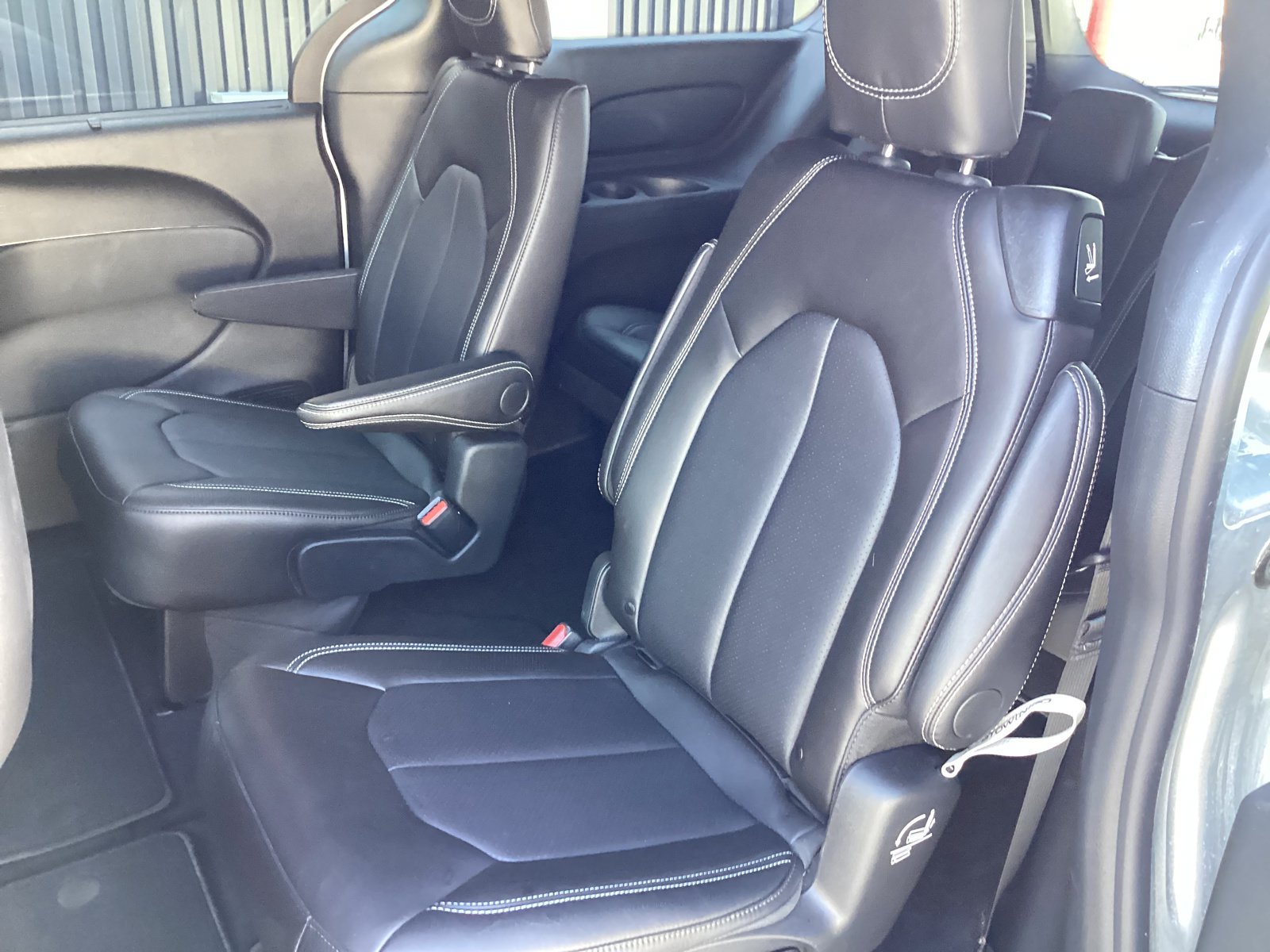 Used 2026 Chrysler Pacifica Select w/ S Appearance Package FWD image 13