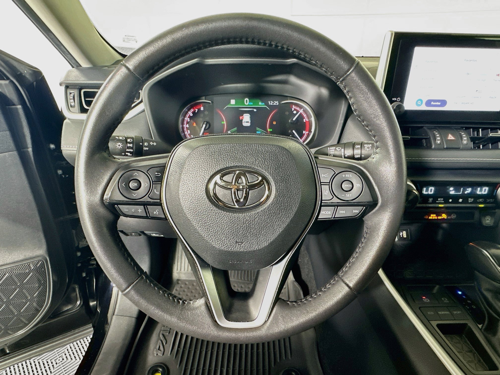 Certified 2025 Toyota RAV4 XLE Premium FWD image 15