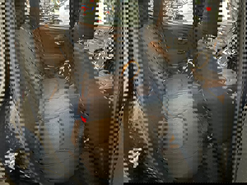 Used 2015 Jeep Renegade Latitude w/ Cold Weather Group image 14