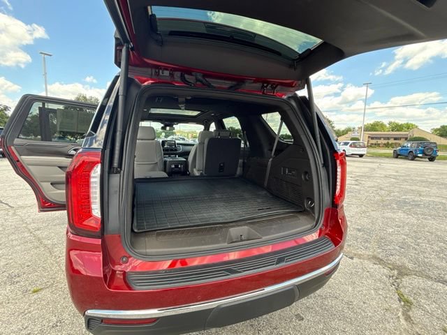 Certified 2023 GMC Yukon SLT w/ SLT Premium Package AWD/4WD image 34