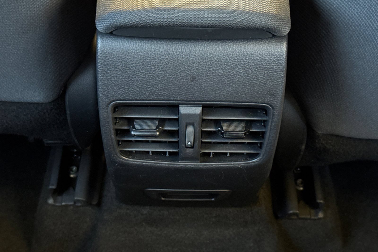 Used 2025 Toyota Corolla Cross AWD Hybrid image 15