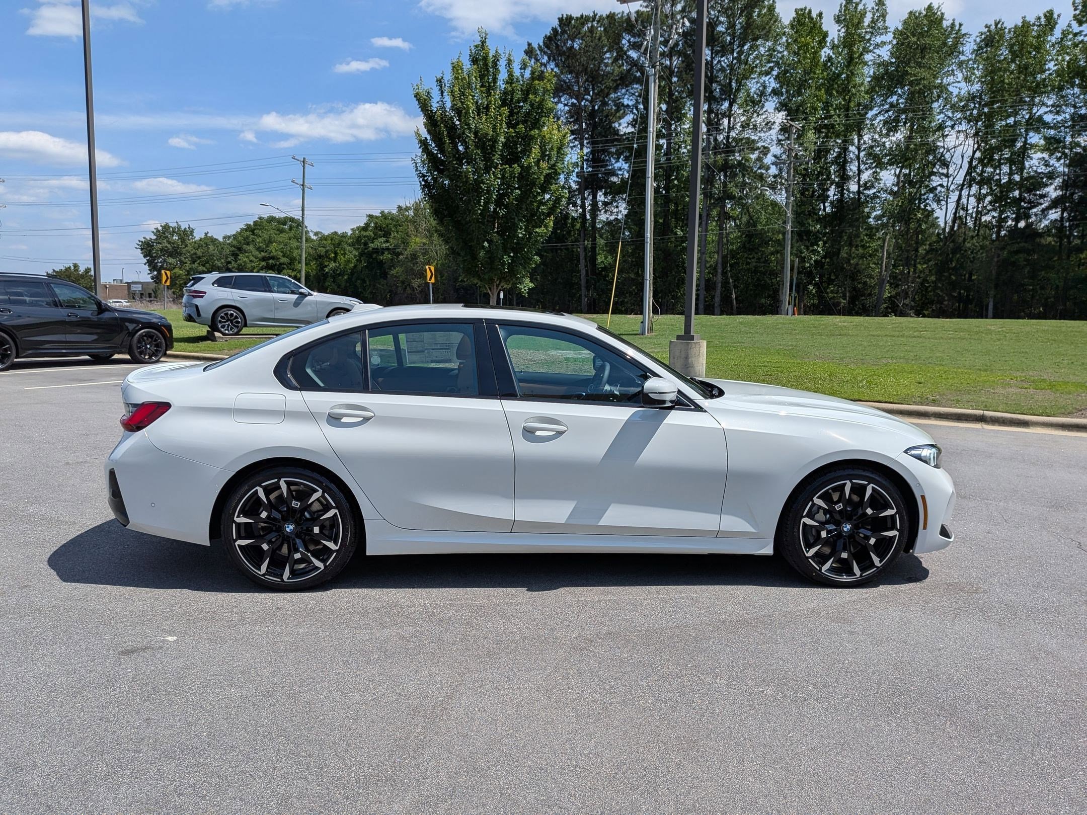 New 2026 BMW 330i Sedan w/ M Sport Package RWD image 2