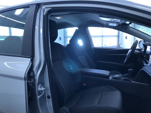 Used 2025 Toyota Camry LE image 23