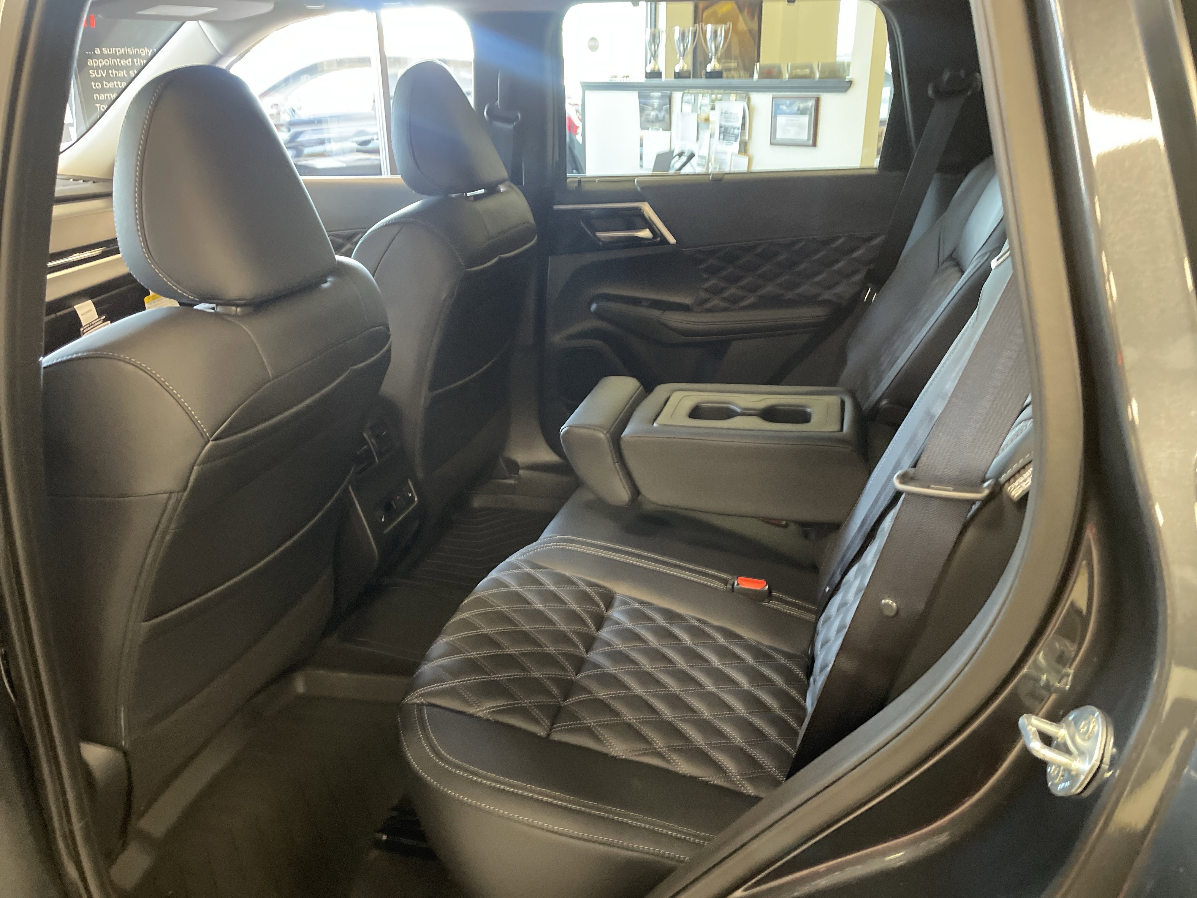 New 2025 Mitsubishi Outlander SEL image 9