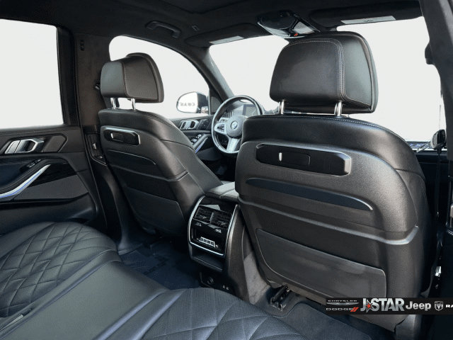 Used 2025 BMW X7 xDrive40i w/ M Sport Package AWD/4WD image 30
