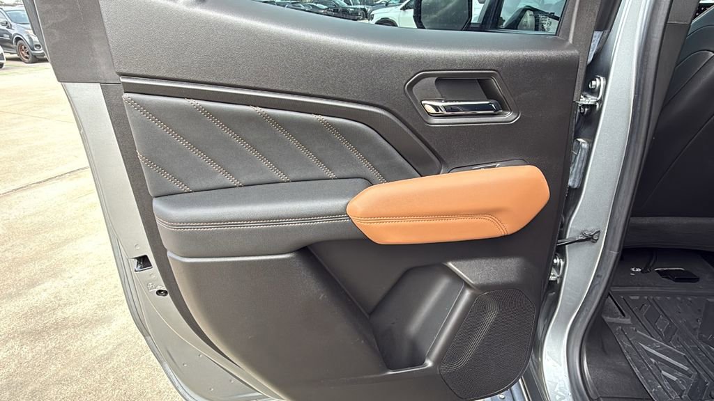 Used 2023 GMC Canyon AT4 w/ Canyon Safety Plus Package AWD/4WD image 14