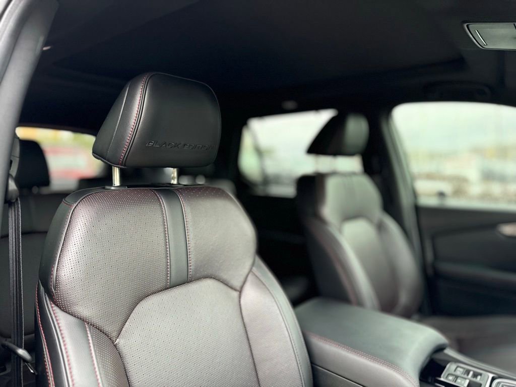 Used 2025 Honda Pilot Black Edition image 22