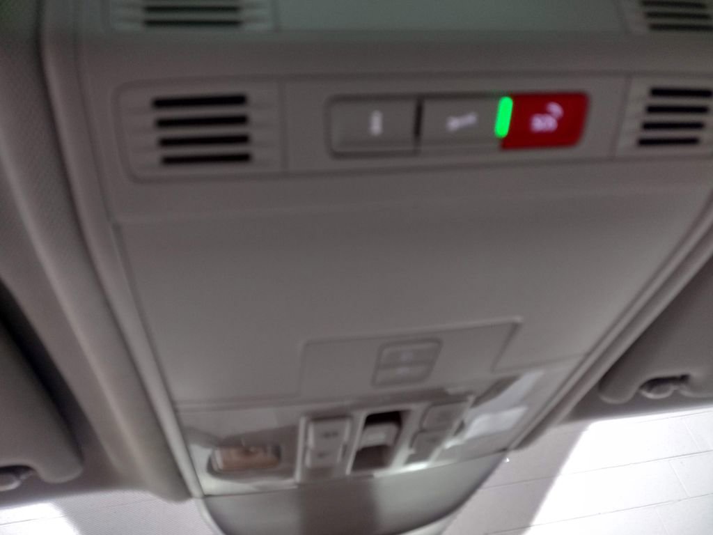 New 2025 Volkswagen Taos SE image 29