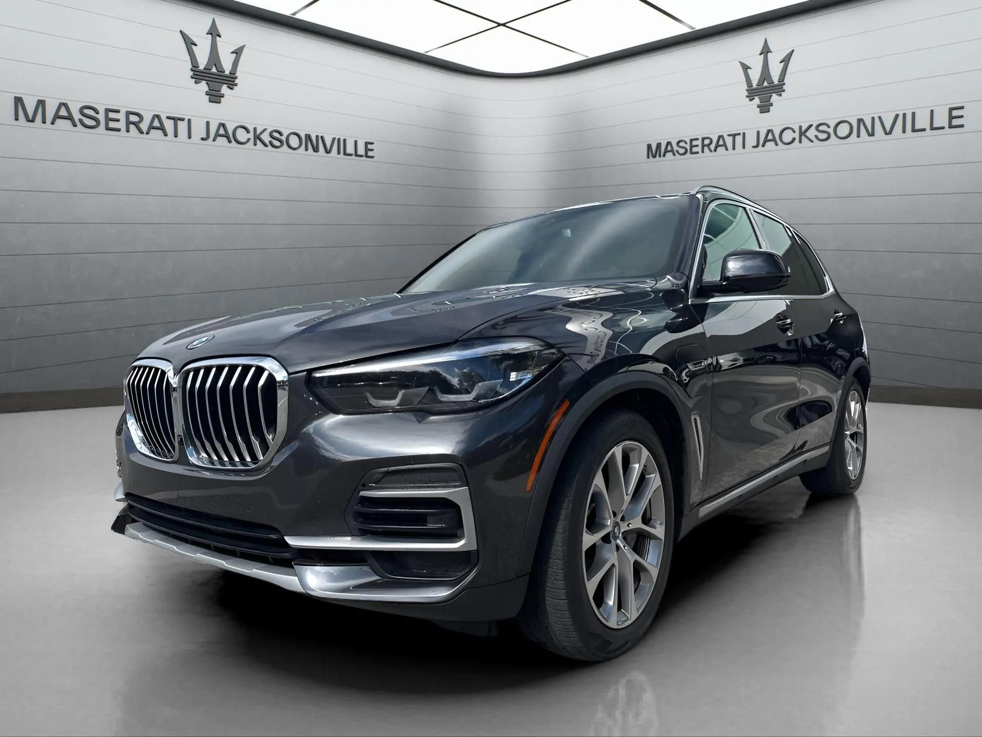 Used 2023 BMW X5 xDrive45e w/ Parking Assistance Package image 8