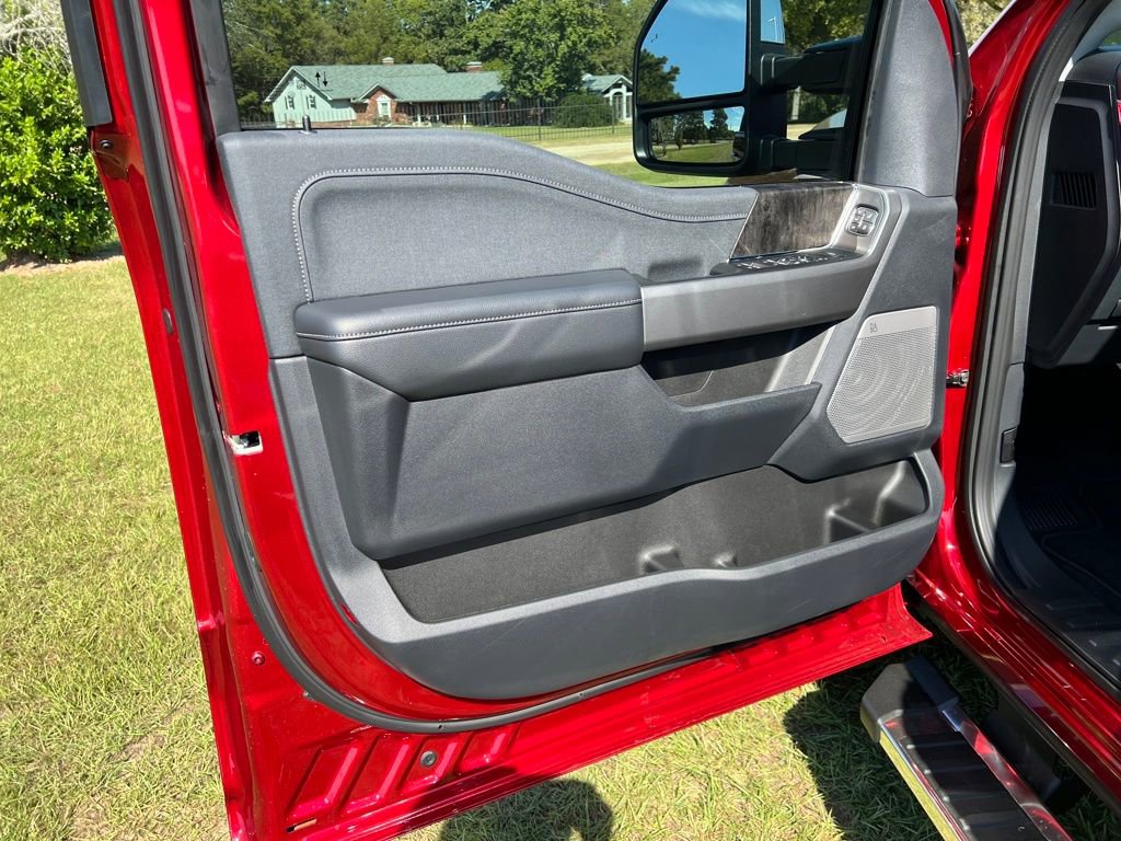 New 2026 Ford F250 Lariat w/ Chrome Package image 9